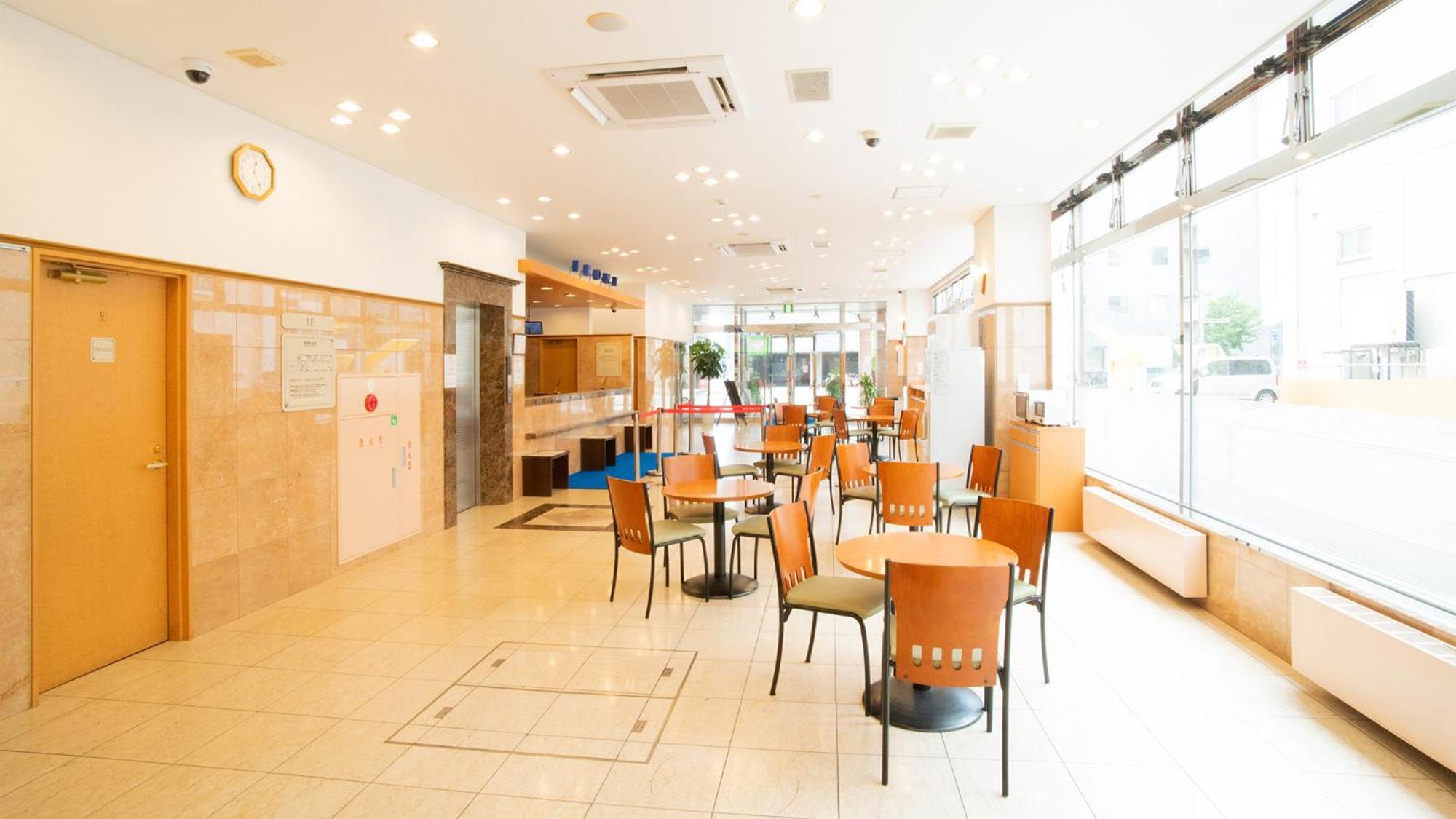 Toyoko Inn Hokkaido Asahikawa Ekimae Ichijo Dori Exterior foto